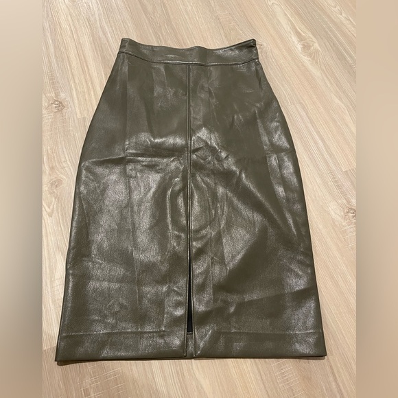 ELIE ELIE TAHARI OLIVE FAUX LEATHER SKRIT SIZE 4 - Picture 1 of 8